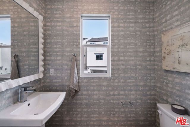 1692 Constellation Drive, Los Angeles, CA 90732