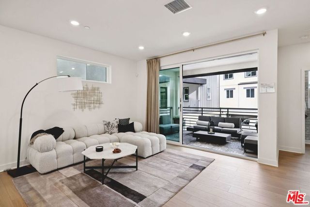 1692 Constellation Drive, Los Angeles, CA 90732