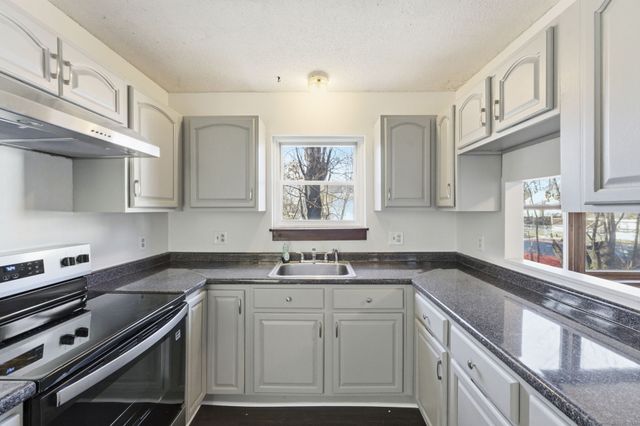 33 Guilford Street B, Hartford, CT 06120