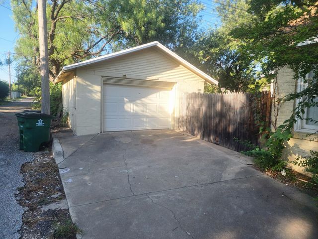 1817 W Avenue J, San Angelo, TX 76901