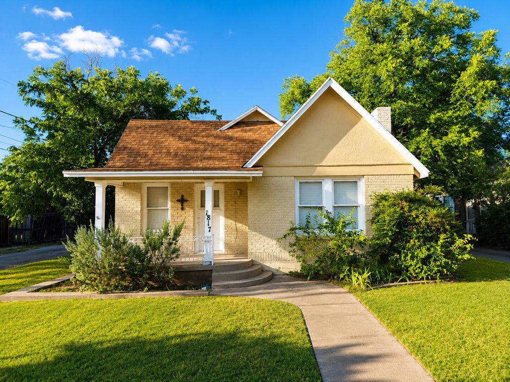 Image 1 of property listing at 1817 W Avenue J, San Angelo, TX 76901