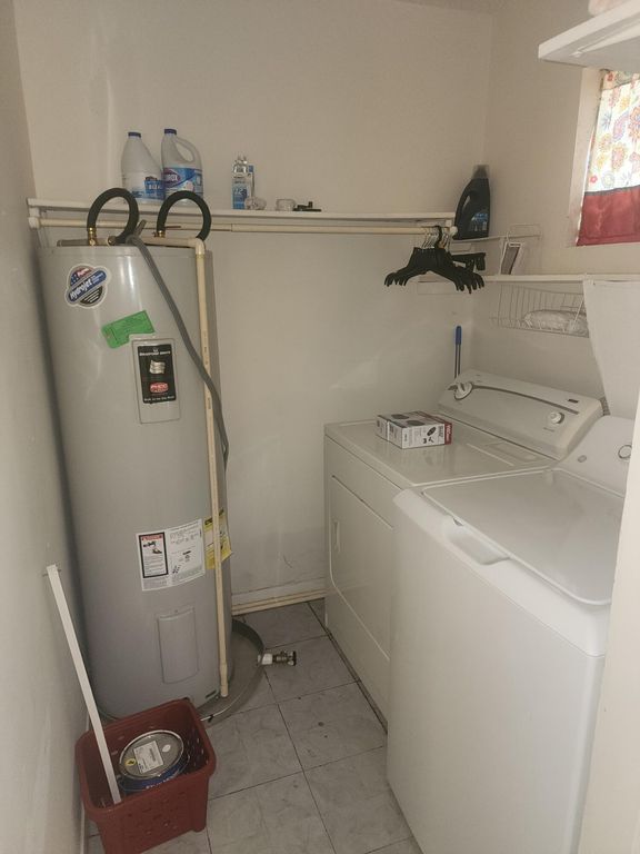 Image 14 of property listing at 1817 W Avenue J, San Angelo, TX 76901