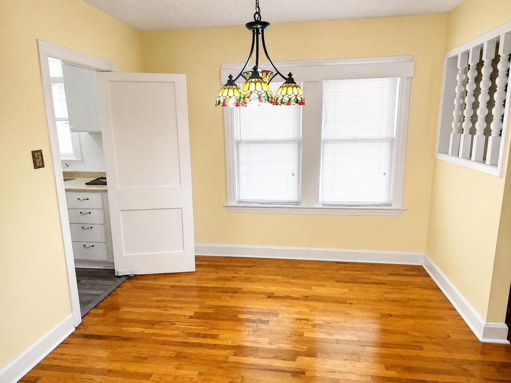 Image 7 of property listing at 1817 W Avenue J, San Angelo, TX 76901