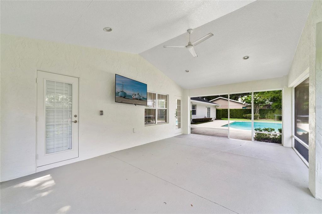 Image 36 of property listing at 1615 KING ARTHUR CIRCLE, Maitland, FL 32751