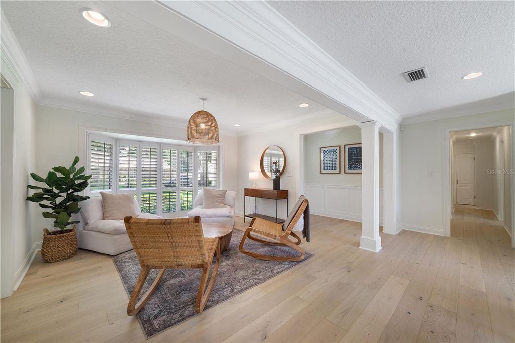 Image 8 of property listing at 1615 KING ARTHUR CIRCLE, Maitland, FL 32751
