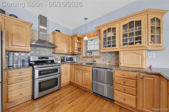 3160 Lexington Road, Waterford, MI 48328