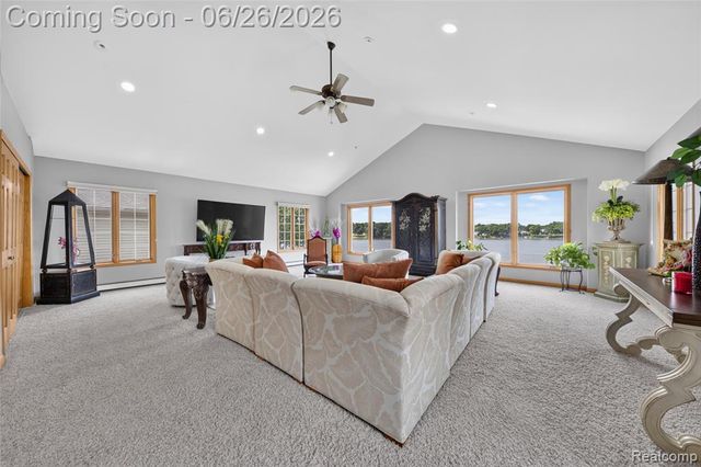 3160 Lexington Road, Waterford, MI 48328