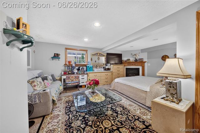 3160 Lexington Road, Waterford, MI 48328