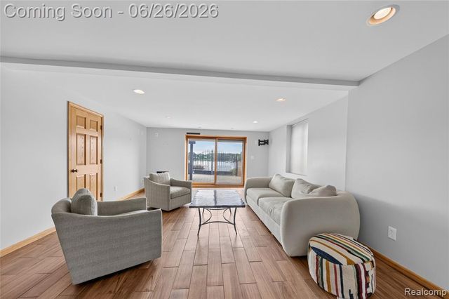 3160 Lexington Road, Waterford, MI 48328