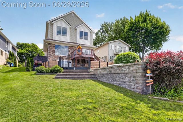 3160 Lexington Road, Waterford, MI 48328