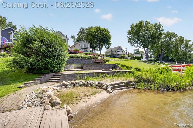 3160 Lexington Road, Waterford, MI 48328