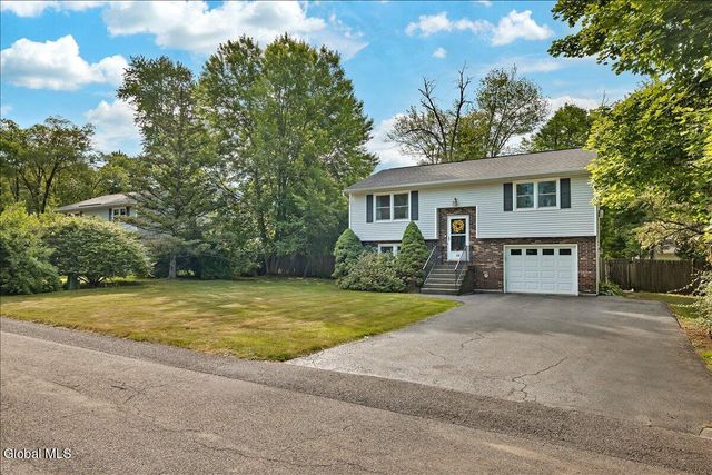 48 Berwyn Street, Colonie, NY 12304