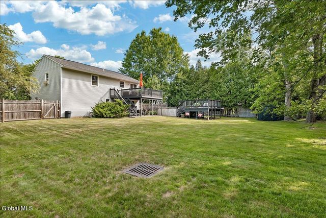 48 Berwyn Street, Colonie, NY 12304