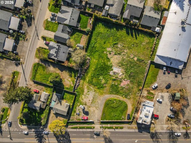 1920 RIVER Rd, Eugene, OR 97404