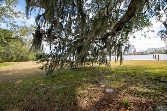 1086 9A-1 Victoria Riverside Road, Patterson, LA 70392