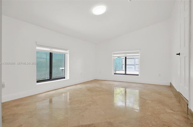 6820 SW 86th Ave, Miami, FL 33143