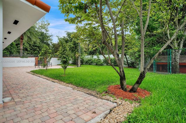 6820 SW 86th Ave, Miami, FL 33143