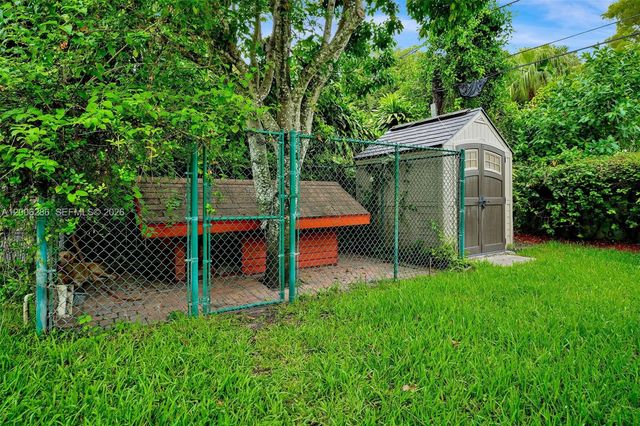 6820 SW 86th Ave, Miami, FL 33143