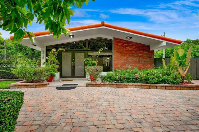 6820 SW 86th Ave, Miami, FL 33143