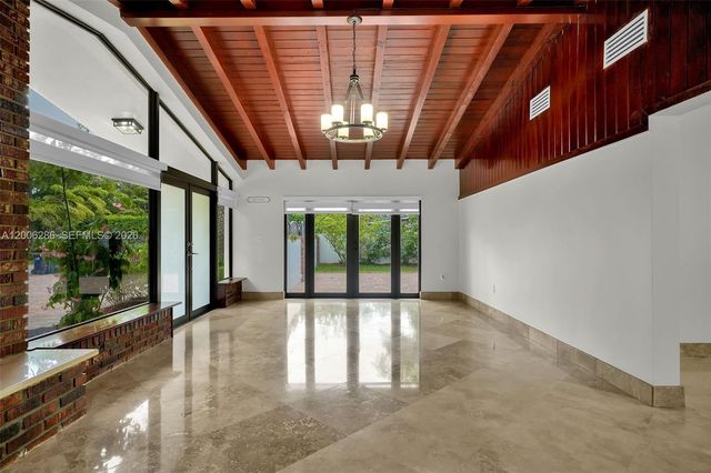 6820 SW 86th Ave, Miami, FL 33143