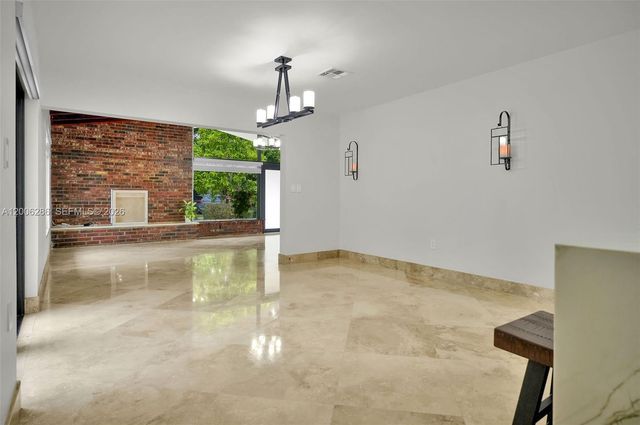 6820 SW 86th Ave, Miami, FL 33143