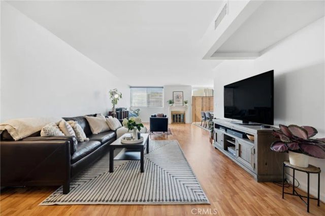 14141 Dickens 312, Sherman Oaks, CA 91423