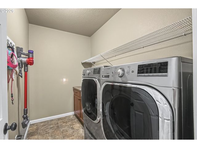 14368 TALAWA Dr, Oregon City, OR 97045