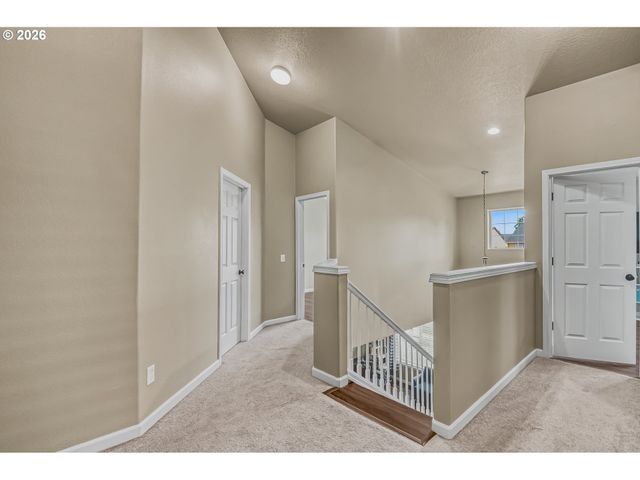 14368 TALAWA Dr, Oregon City, OR 97045