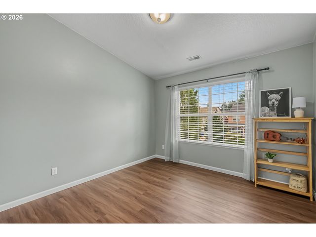 14368 TALAWA Dr, Oregon City, OR 97045