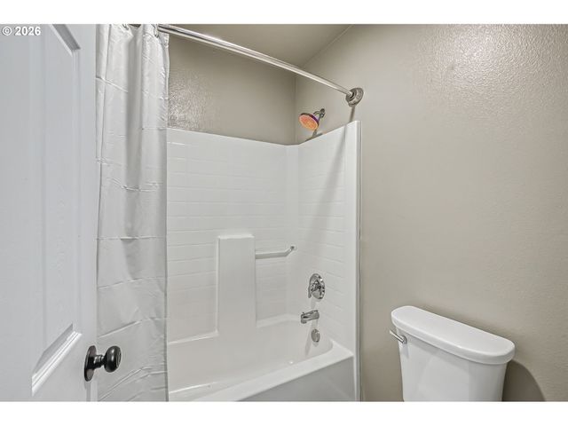 14368 TALAWA Dr, Oregon City, OR 97045