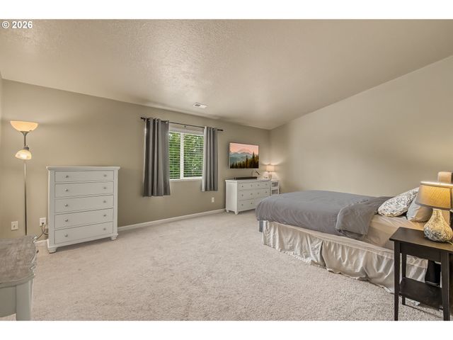 14368 TALAWA Dr, Oregon City, OR 97045