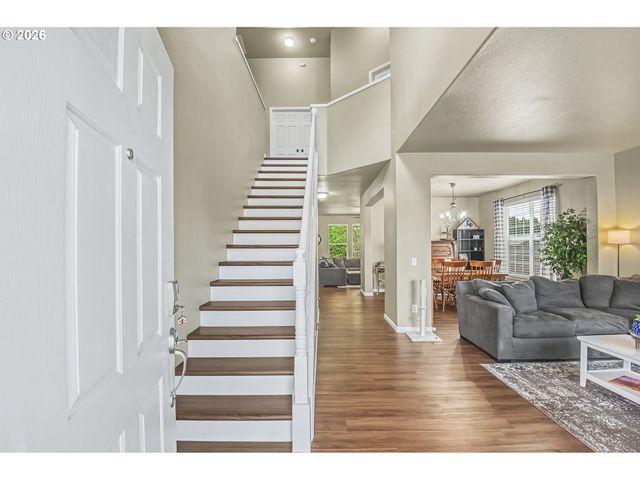 14368 TALAWA Dr, Oregon City, OR 97045