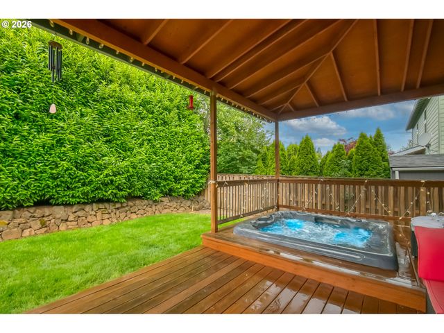 14368 TALAWA Dr, Oregon City, OR 97045