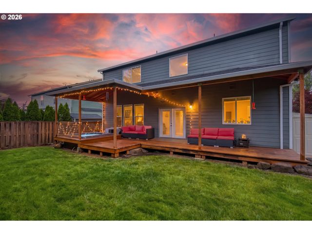 14368 TALAWA Dr, Oregon City, OR 97045