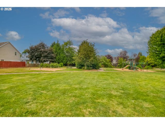 14368 TALAWA Dr, Oregon City, OR 97045