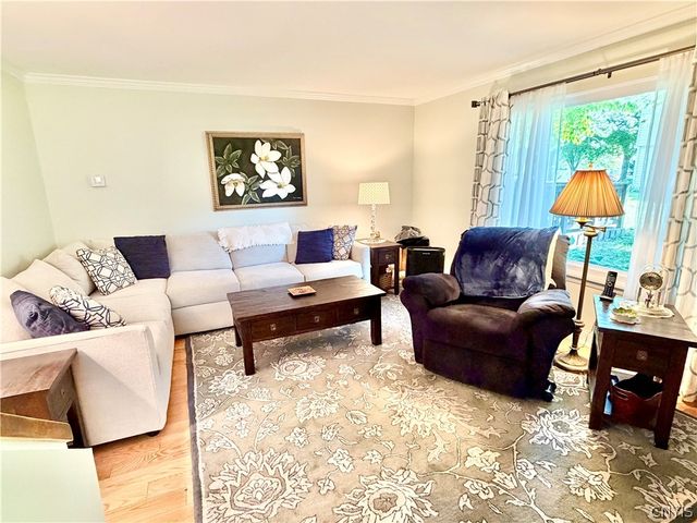 104 Harwinton Court, Camillus, NY 13031