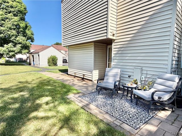 104 Harwinton Court, Camillus, NY 13031