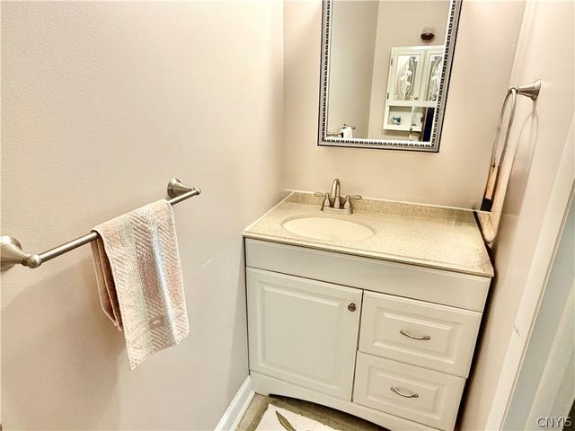 104 Harwinton Court, Camillus, NY 13031
