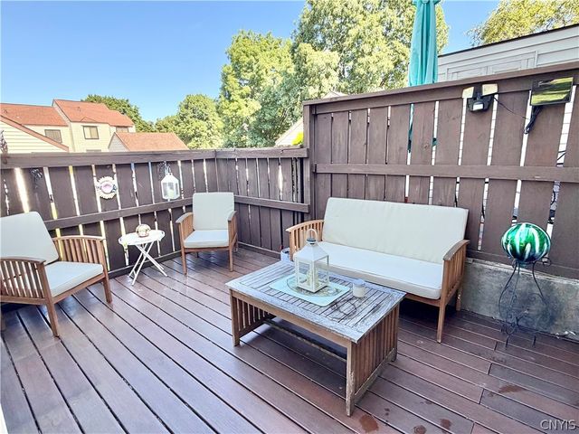 104 Harwinton Court, Camillus, NY 13031