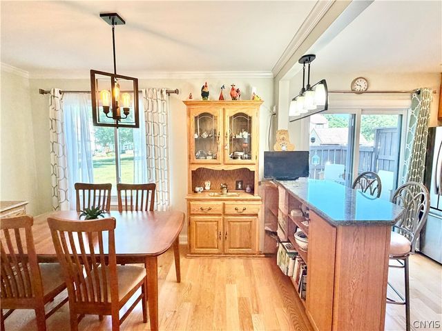 104 Harwinton Court, Camillus, NY 13031