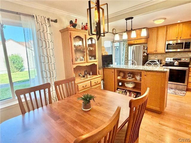 104 Harwinton Court, Camillus, NY 13031