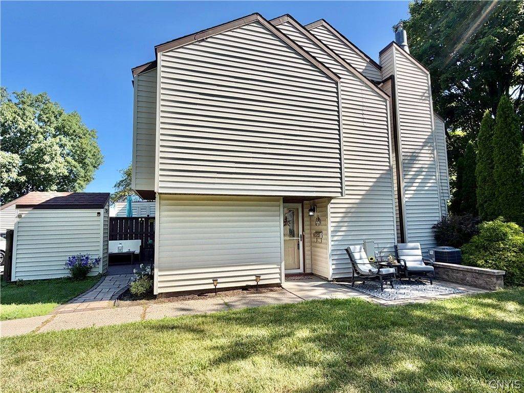 104 Harwinton Court, Camillus, NY 13031