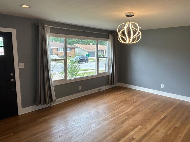 520 W 56th Place, Merrillville, IN 46410