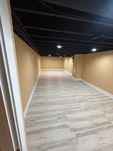 520 W 56th Place, Merrillville, IN 46410