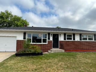 520 W 56th Place, Merrillville, IN 46410