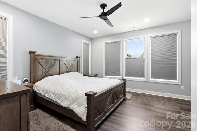 141 N Crab Meadow Drive, Hendersonville, NC 28739