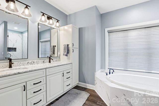 141 N Crab Meadow Drive, Hendersonville, NC 28739