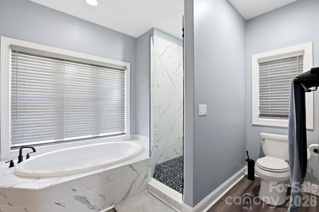 141 N Crab Meadow Drive, Hendersonville, NC 28739