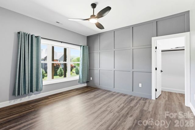 141 N Crab Meadow Drive, Hendersonville, NC 28739