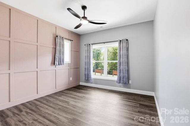 141 N Crab Meadow Drive, Hendersonville, NC 28739